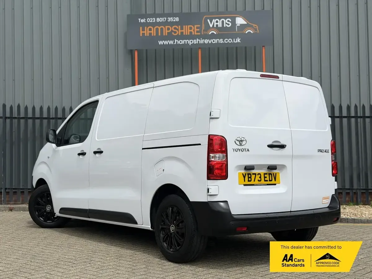 Used Toyota Proace 120 HP (88 kW) 2023 White MPV