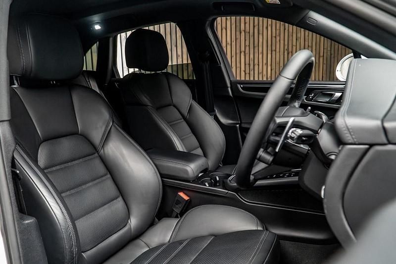 Used Porsche Macan 2021 White SUV