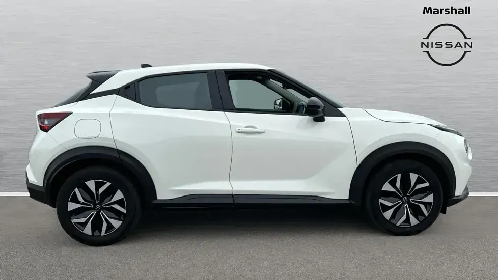 Used Nissan Juke Acenta 114 HP (83 kW) 2023 White SUV