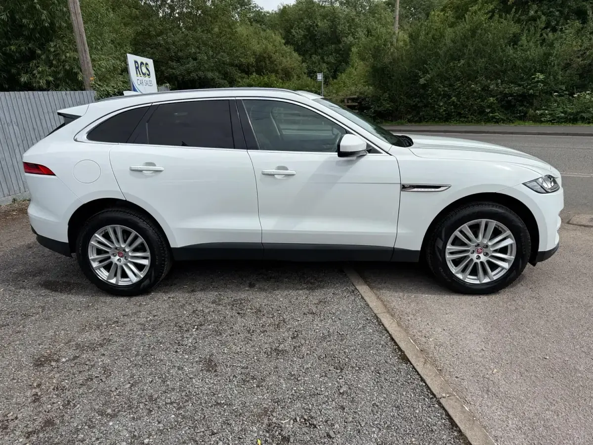 Used Jaguar F-Pace R-Sport 2018 White SUV