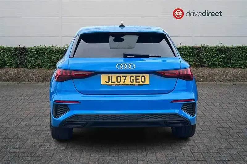 Used Audi A3 Sportback Advanced 150 HP (110 kW) 2022 Blue Hatchback