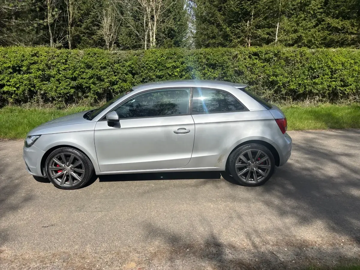 Usado Audi A1 Sport 2011 Plateado Utilitario