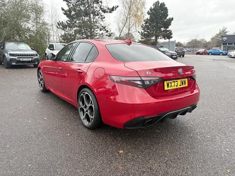 Used Alfa Romeo Giulia Veloce 276 HP (202 kW) 2023 Red Sedan