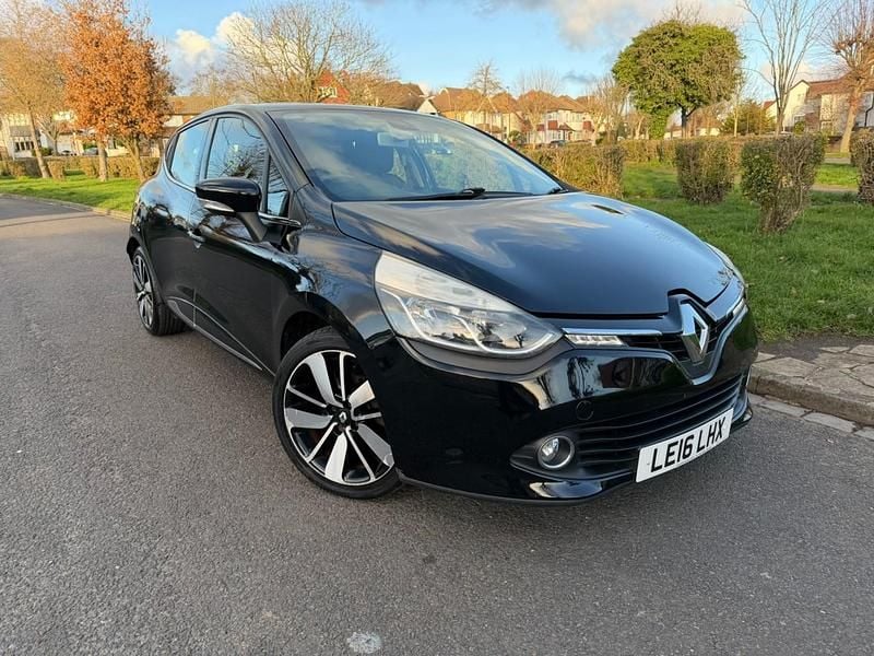 Black Used 2016 Renault Clio IV Dynamique Hatchback | £7,475 (Good price) - Image 1/4