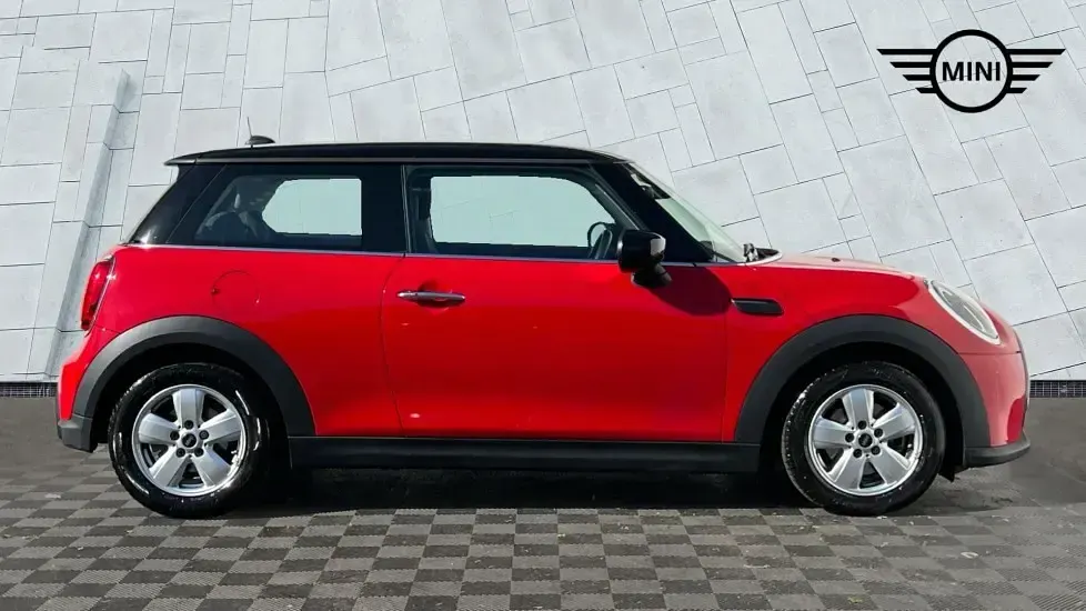 Usado Mini Cooper Classic 134 HP (98 kW) 2023 Vermelho Citadino