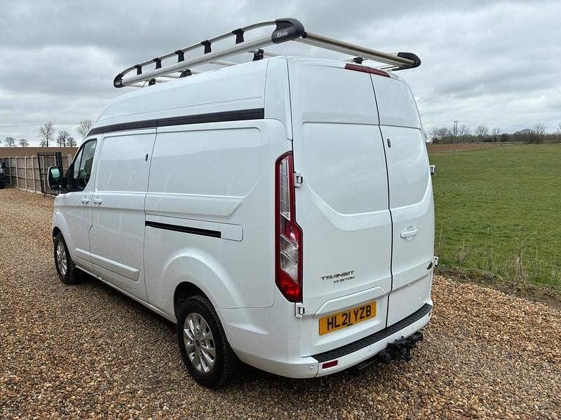 Used Ford Transit Custom Limited 130 HP (95 kW) 2021 White Van