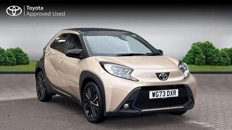 Ginger beige bitone Used 2022 Toyota Aygo Edition Hatchback | £13,990 (A bit pricey) - Image 1/2