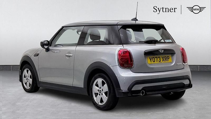 Used Mini Cooper Classic 134 HP (98 kW) 2024 Silver Hatchback