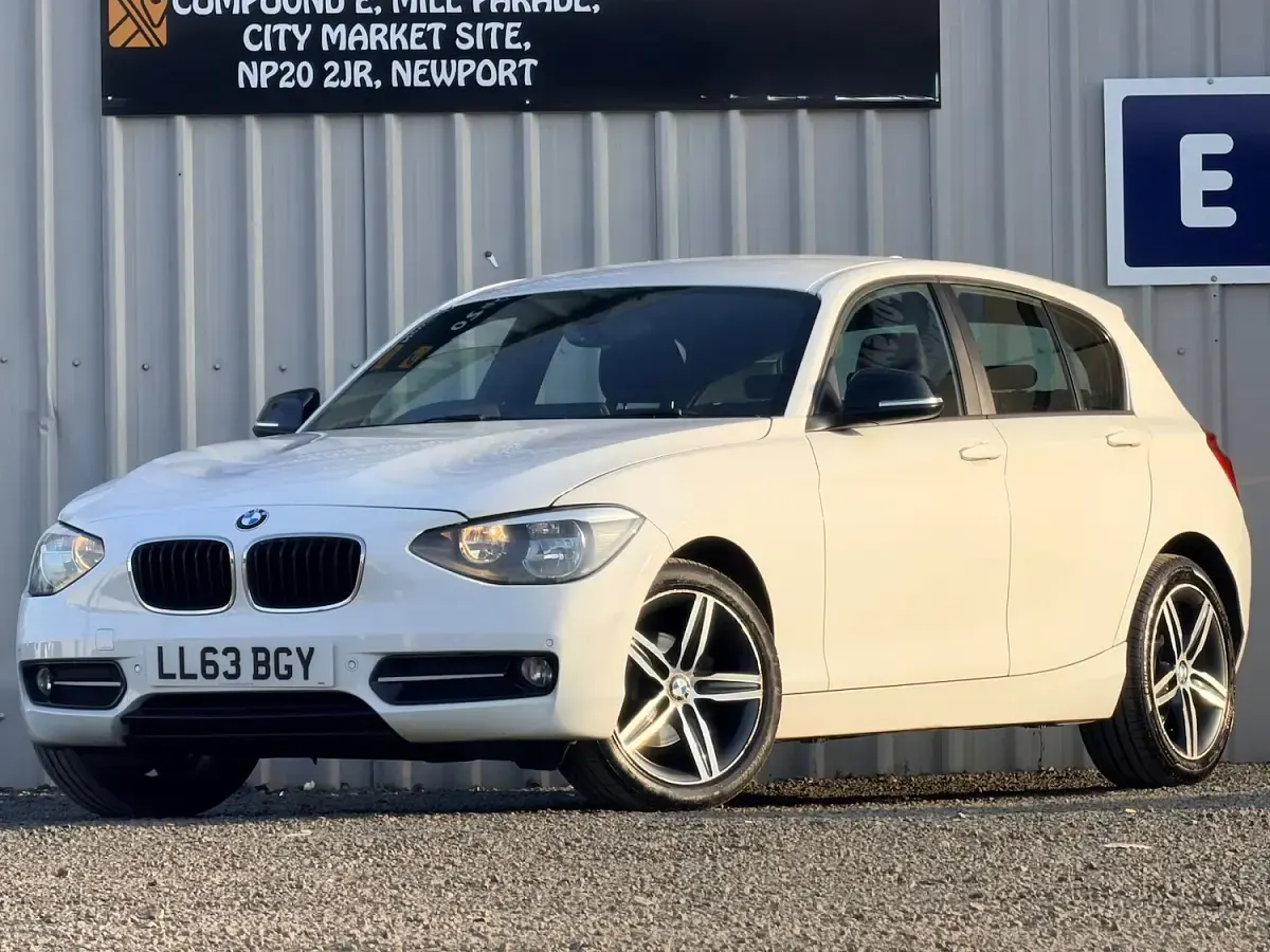 Used BMW 116 Sport Line 2013 White Hatchback