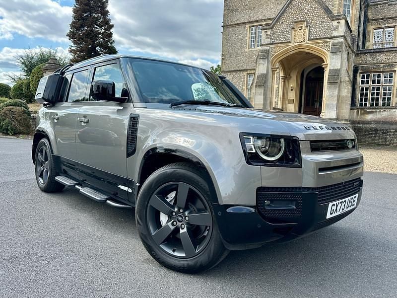Usado Land Rover Defender HSE Dynamic 300 HP (220 kW) 2023 Prateado SUV