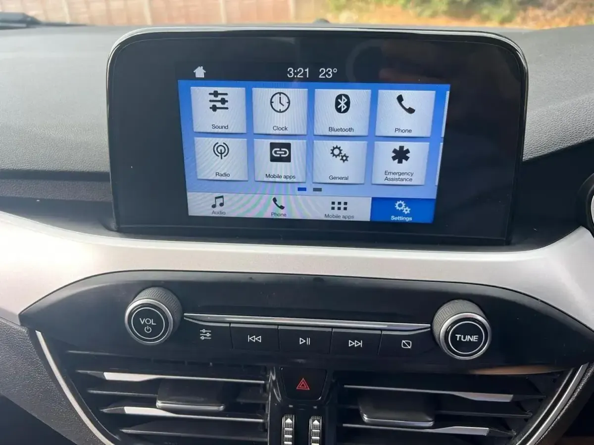 Second-hand Ford Focus Zetec 120 CP (88 kW) 2019 Roșu Hatchback