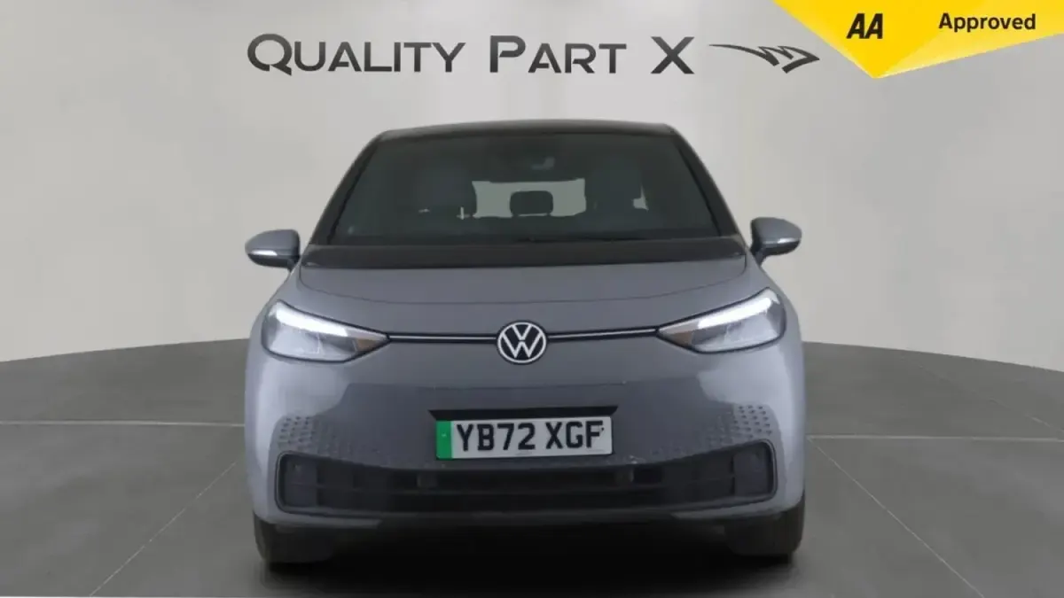 Begagnad VW ID.3 Pro 106 kW (145 HK) 2023 Grå Halvkombi