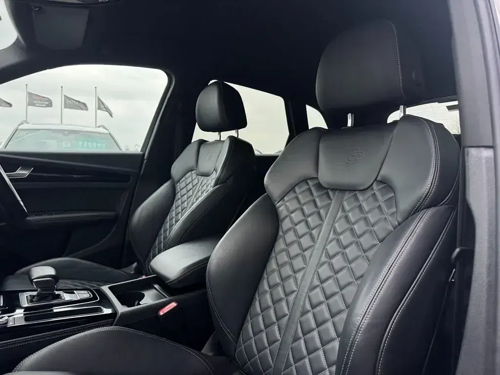Begagnad Audi Q5 Comfort 204 HK (150 kW) 2021 Vit SUV