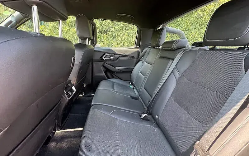 Used Isuzu D-Max 165 HP (121 kW) 2022 Grey Pickup