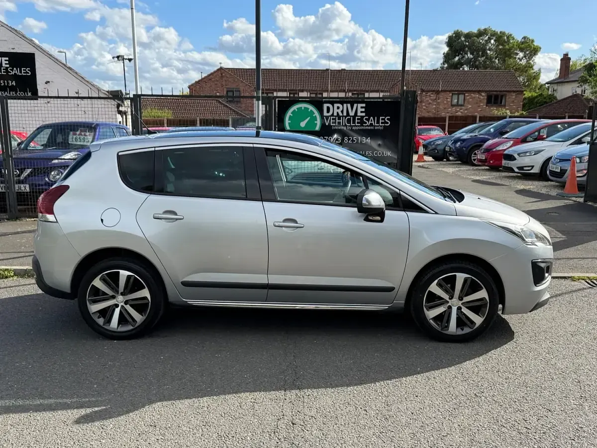 Used Peugeot 3008 Allure 2016 Silver Hatchback