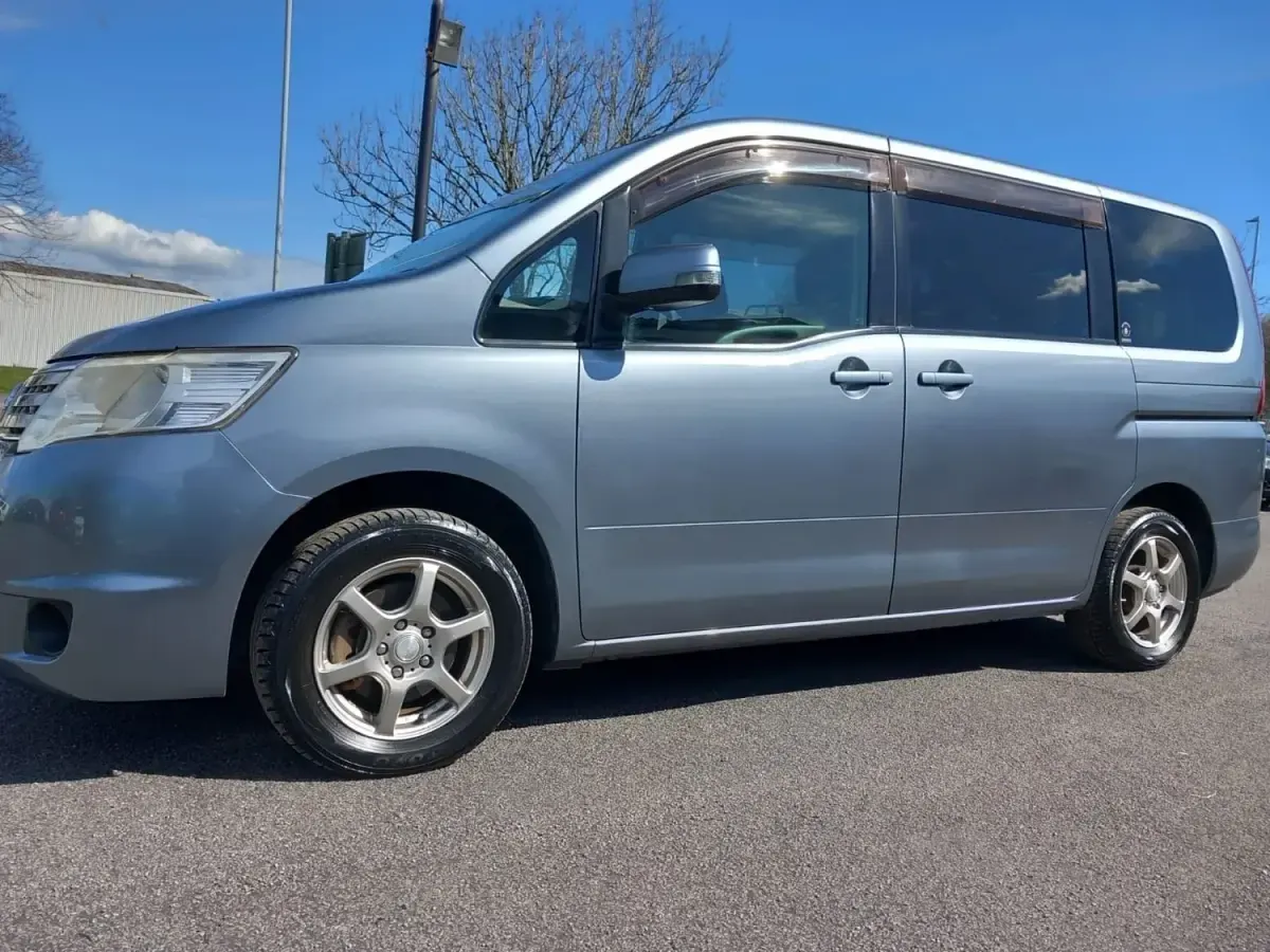 Used Nissan Serena 2010 Grey MPV