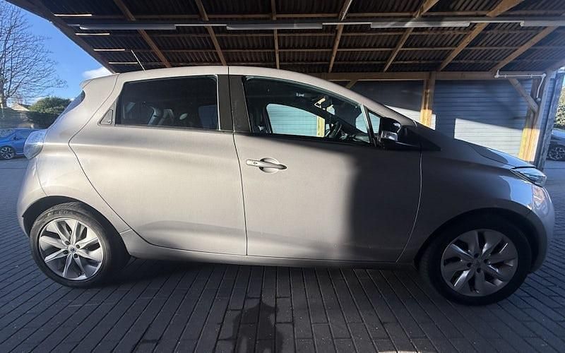 Used Renault Zoe Dynamique 64 kW (88 HP) 2015 Grey Hatchback