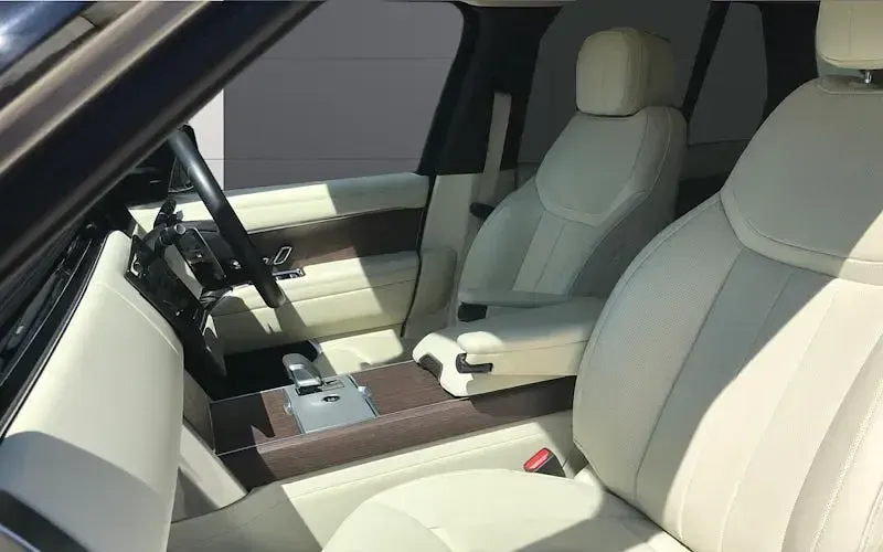 Used Land Rover Range Rover SE 349 HP (256 kW) 2026 SUV