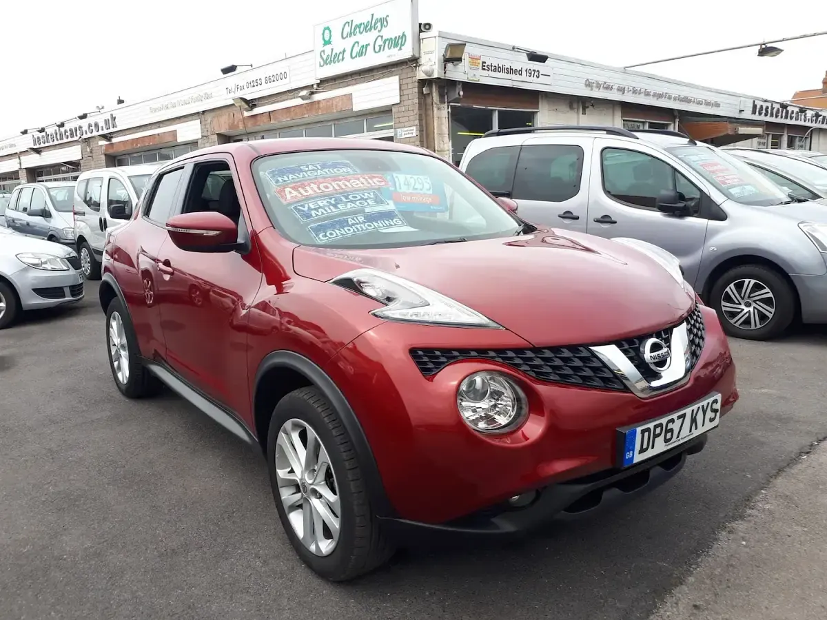 Used Nissan Juke N-Connecta 117 HP (86 kW) 2018 Red SUV