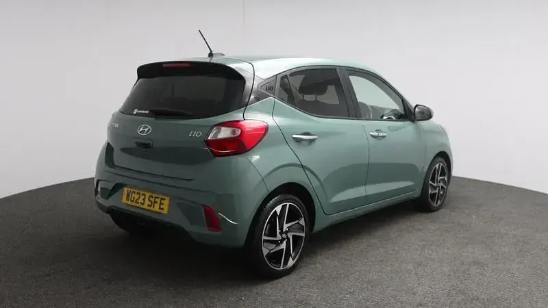 Used Hyundai i10 Premium 84 HP (61 kW) 2023 Green Hatchback