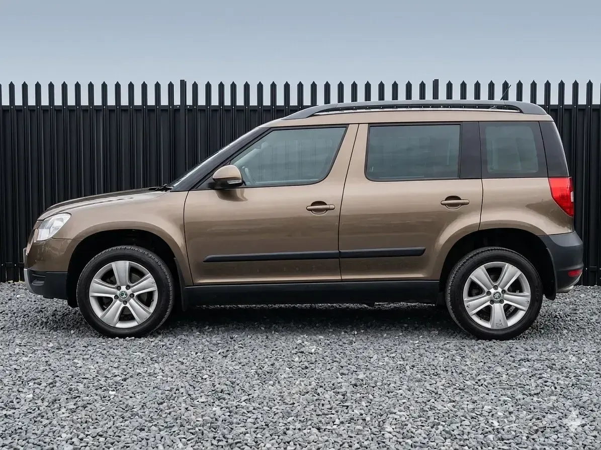 Used Skoda Yeti SE 160 HP (117 kW) 2012 Brown SUV