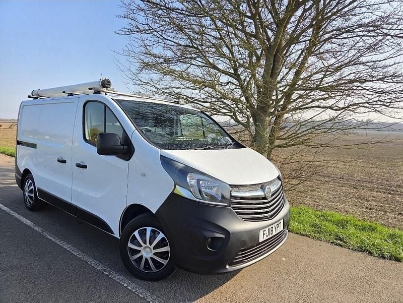 Second-hand Vauxhall Vivaro 2018 Alb