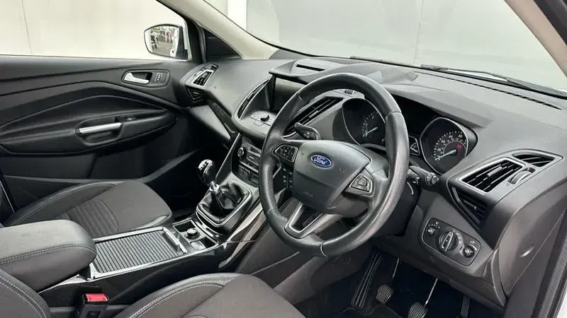 Used Ford Kuga Titanium 120 HP (88 kW) 2018 White SUV