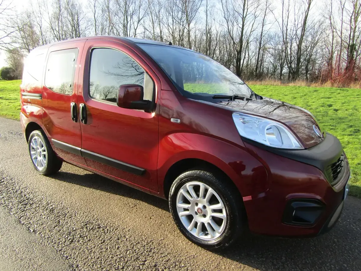 Used Fiat Qubo Lounge 2018 Red MPV