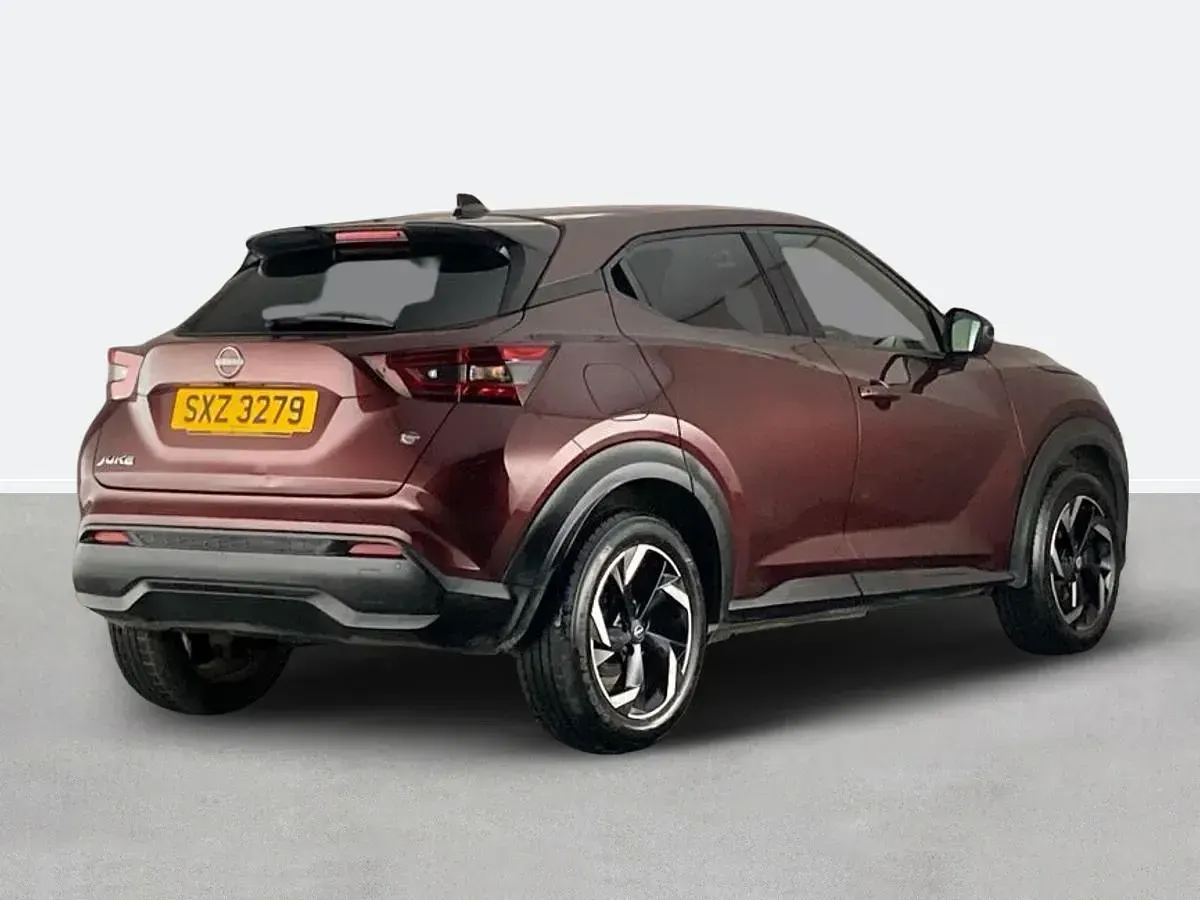 Used Nissan Juke N-Connecta 114 HP (83 kW) 2023 Red SUV