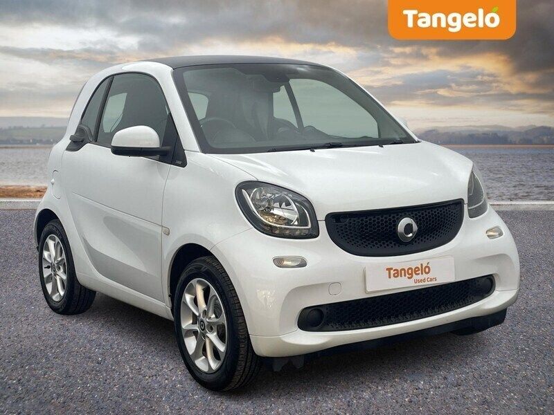 White Used 2015 Smart ForTwo Coupé Passion Coupe | £6,495 (Fair price) - Image 1/4