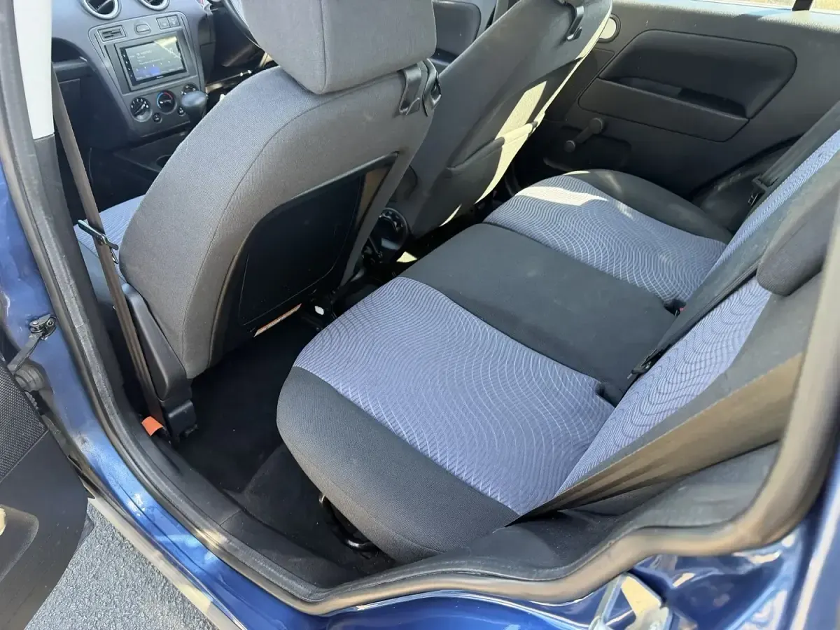 Używany Ford Fusion Zetec 101 KM (74 kW) 2009 Niebieski Hatchback