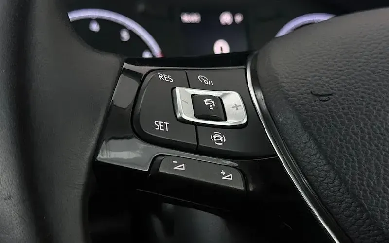 Used VW T-Roc SE 150 HP (110 kW) 2019 Grey SUV