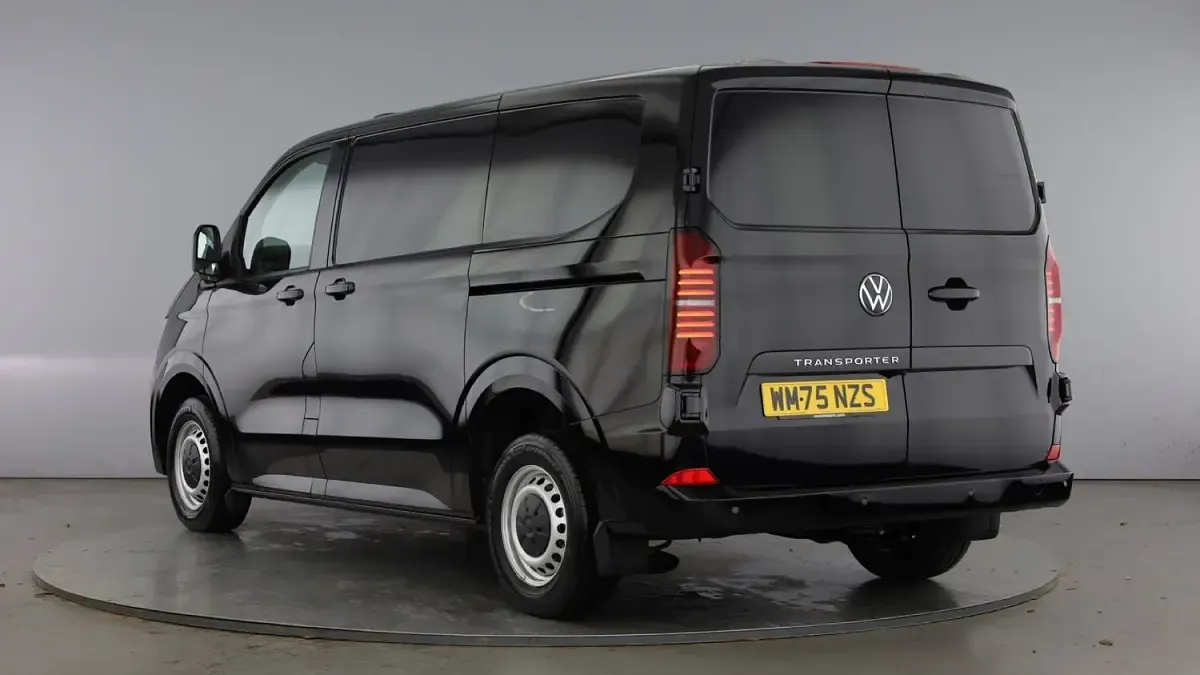 Usado VW Transporter 2025 Negro Van