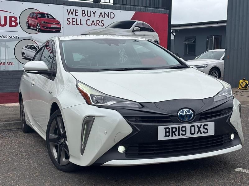 Used Toyota Prius 2025 White Hatchback