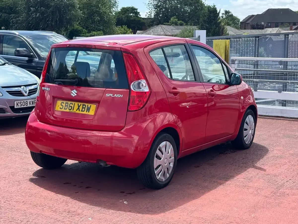 Used Suzuki Splash SZ3 65 HP (47 kW) 2012 Red Hatchback