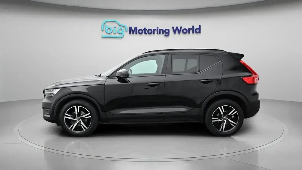 Used Volvo XC40 R-Design 163 HP (119 kW) 2020 Black SUV