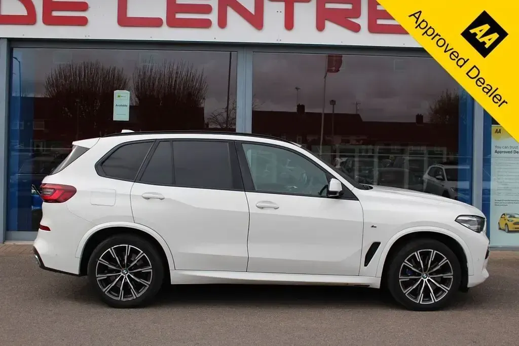 Used BMW X5 M Sport 265 HP (194 kW) 2020 White SUV