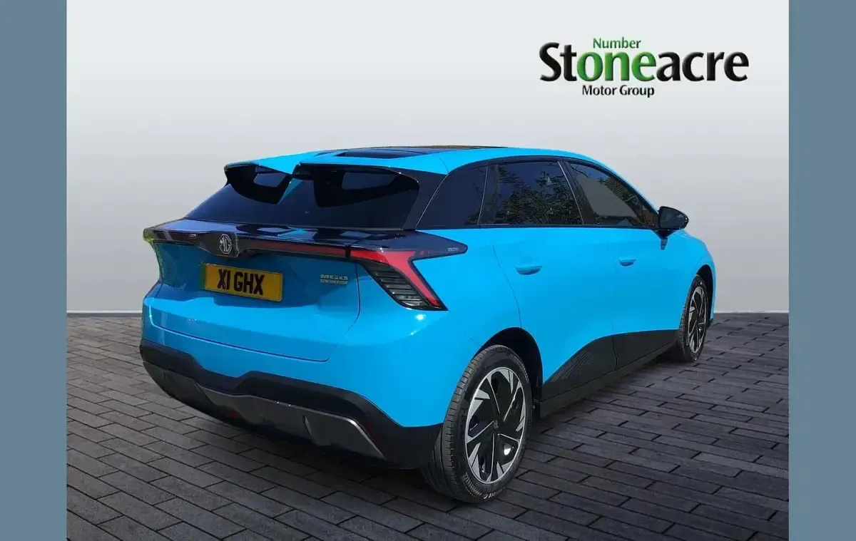 Used MG MG4 EV Trophy 147 kW (200 HP) 2023 Blue Hatchback