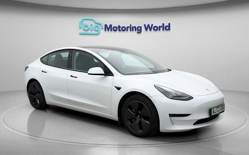 White Used 2022 Tesla Model 3 Long Range AWD Sedan | £21,700 (Fair price) - Image 1/4
