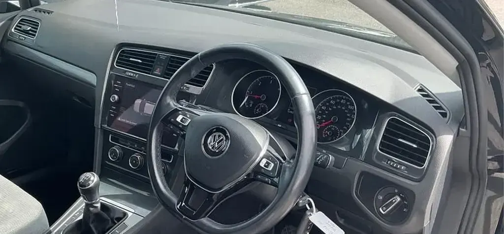 Used VW Golf VII SE 115 HP (84 kW) 2017 Black Hatchback