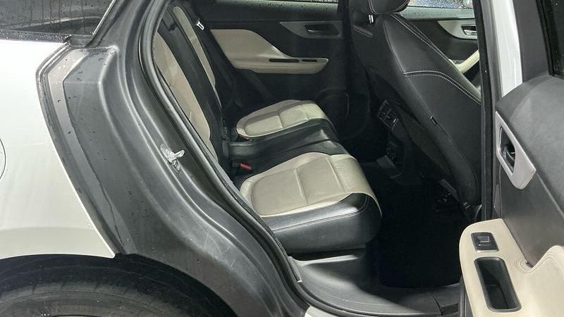 Second-hand Jaguar F-Pace R-Sport 2017 Alb SUV