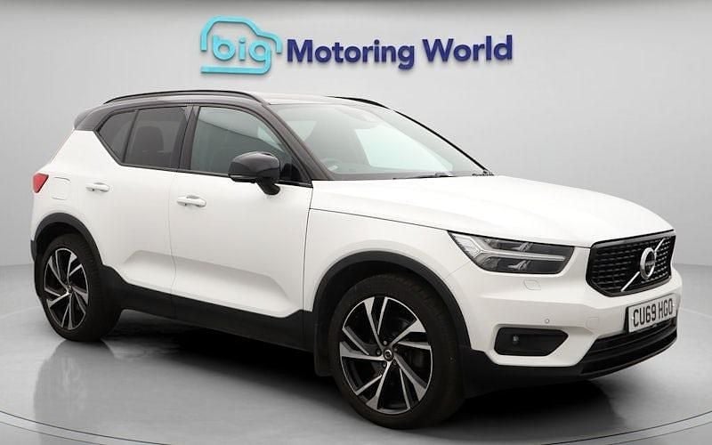 Used 2019 Volvo XC40 R-Design Pro SUV | £24,900 (Fair price) - Image 1/4