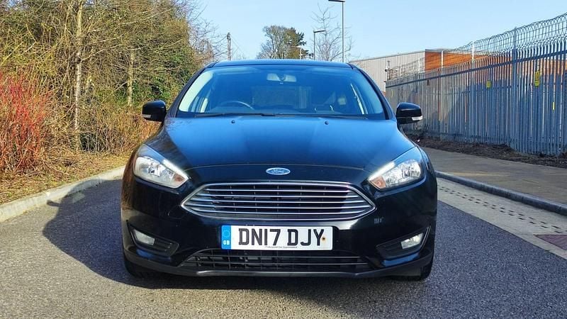 Used Ford Focus Zetec 125 HP (91 kW) 2017 Black Hatchback