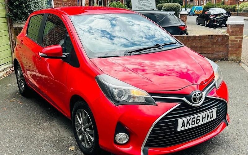 Used 2016 Toyota Yaris Hatchback | £6,994 (Fair price) - Image 1/4