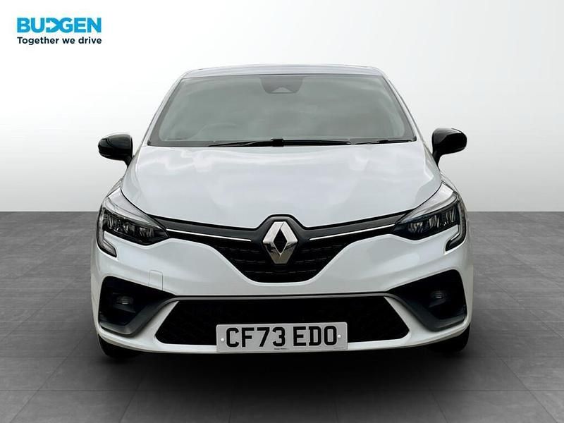 Used Renault Clio V RS Line 90 HP (66 kW) 2023 White Hatchback