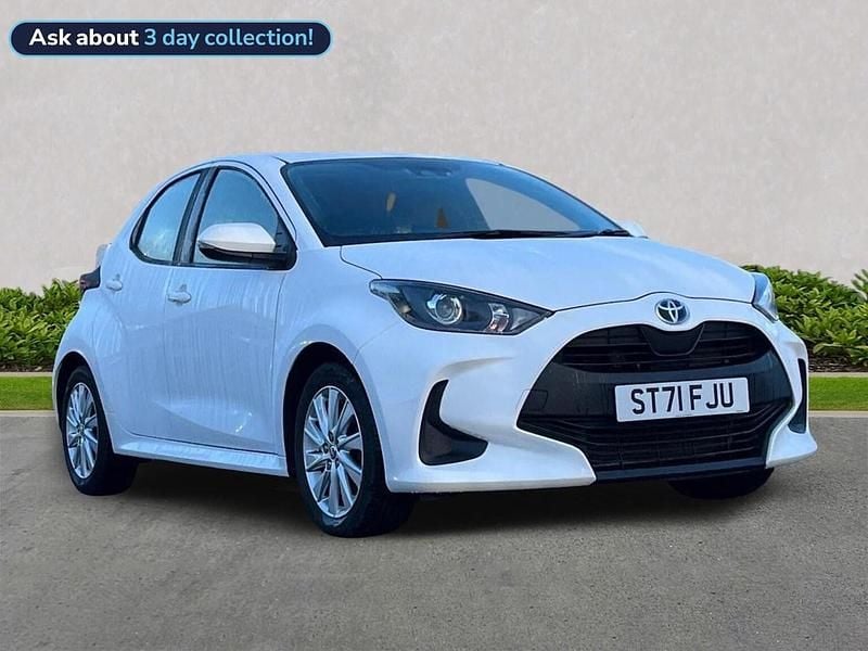 White Used 2021 Toyota Yaris Hybrid Hatchback | £14,895 (Good price) - Image 1/3