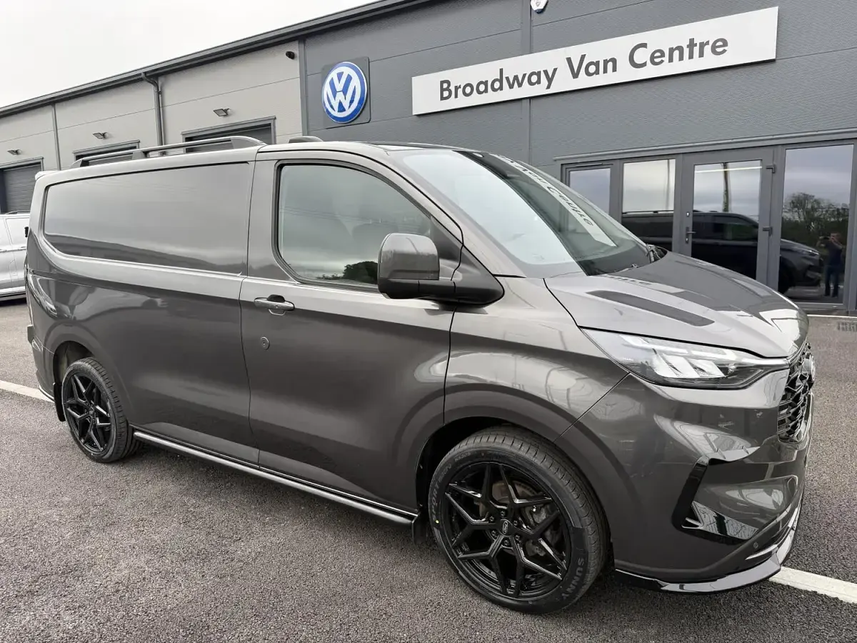 Used Ford Transit Custom Limited 136 HP (100 kW) 2024 Grey Van