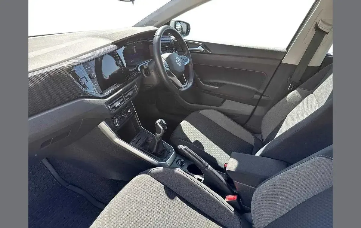 Used VW Polo Life 95 HP (69 kW) 2023 Silver Hatchback
