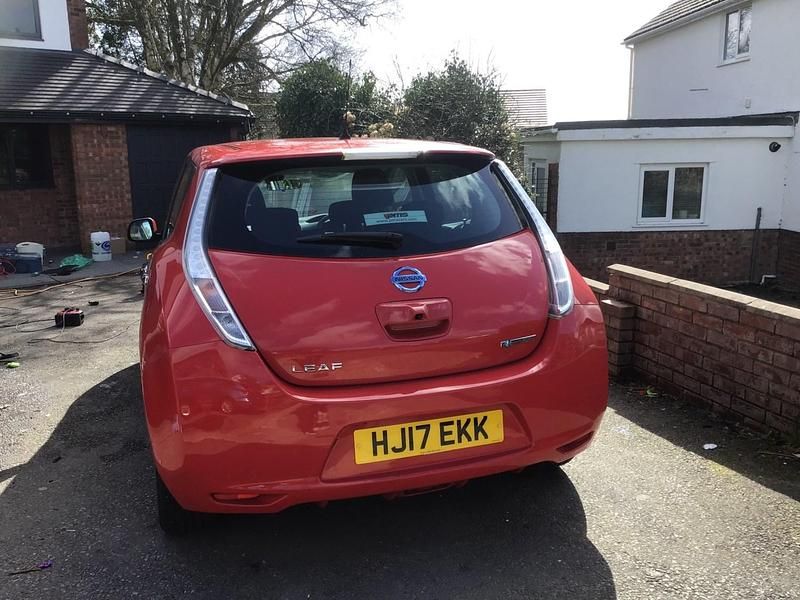Used Nissan Leaf Acenta 80 kW (109 HP) 2017 Red Hatchback