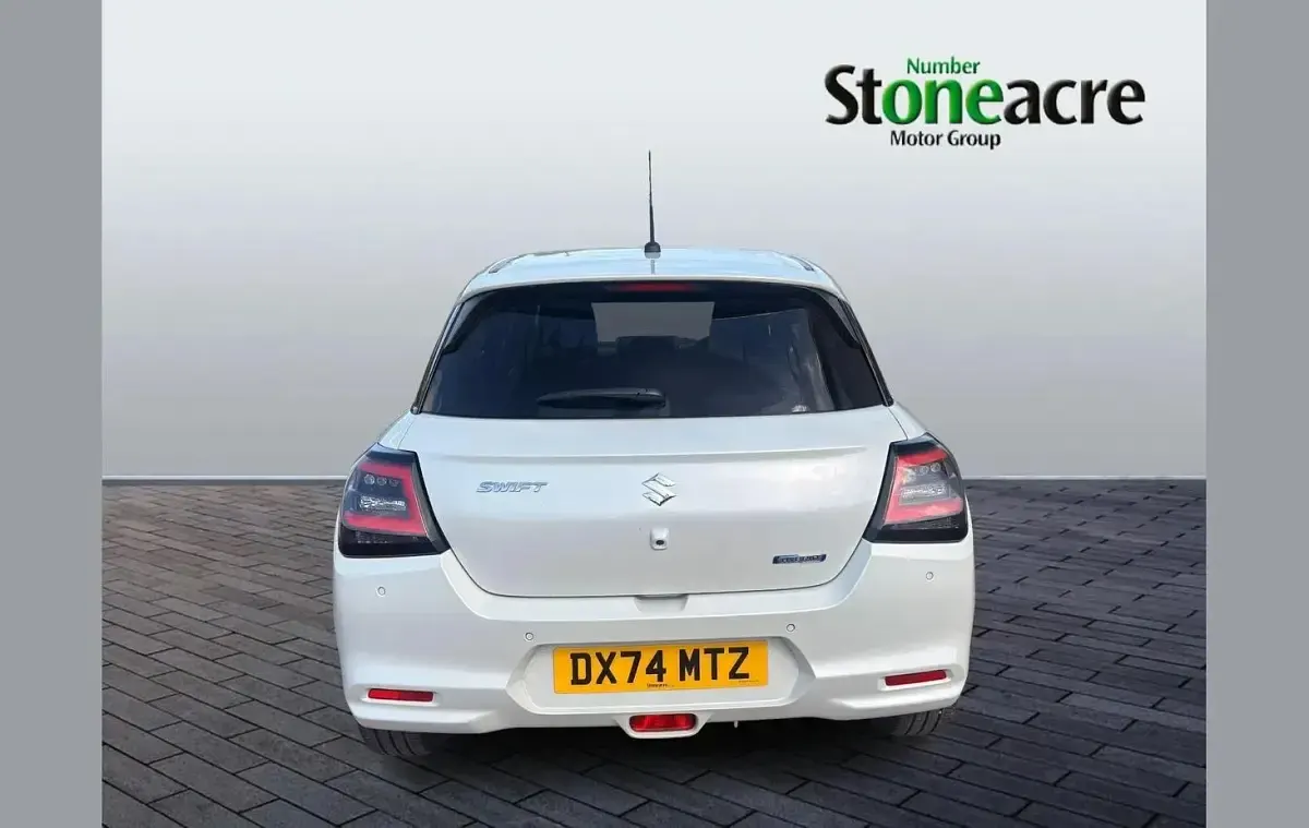 Used Suzuki Swift 82 HP (60 kW) 2024 White Hatchback